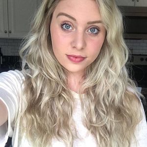 Meet your Posher, Abbey